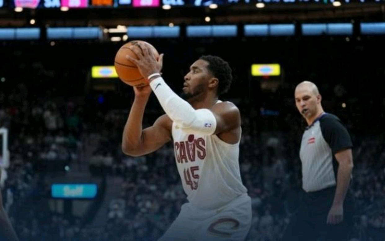 AYX体育平台-菲尼克斯太阳迎CBA季后赛关键赛，今晚外线爆发，球迷炸锅，赛程密集仍需轮换的简单介绍