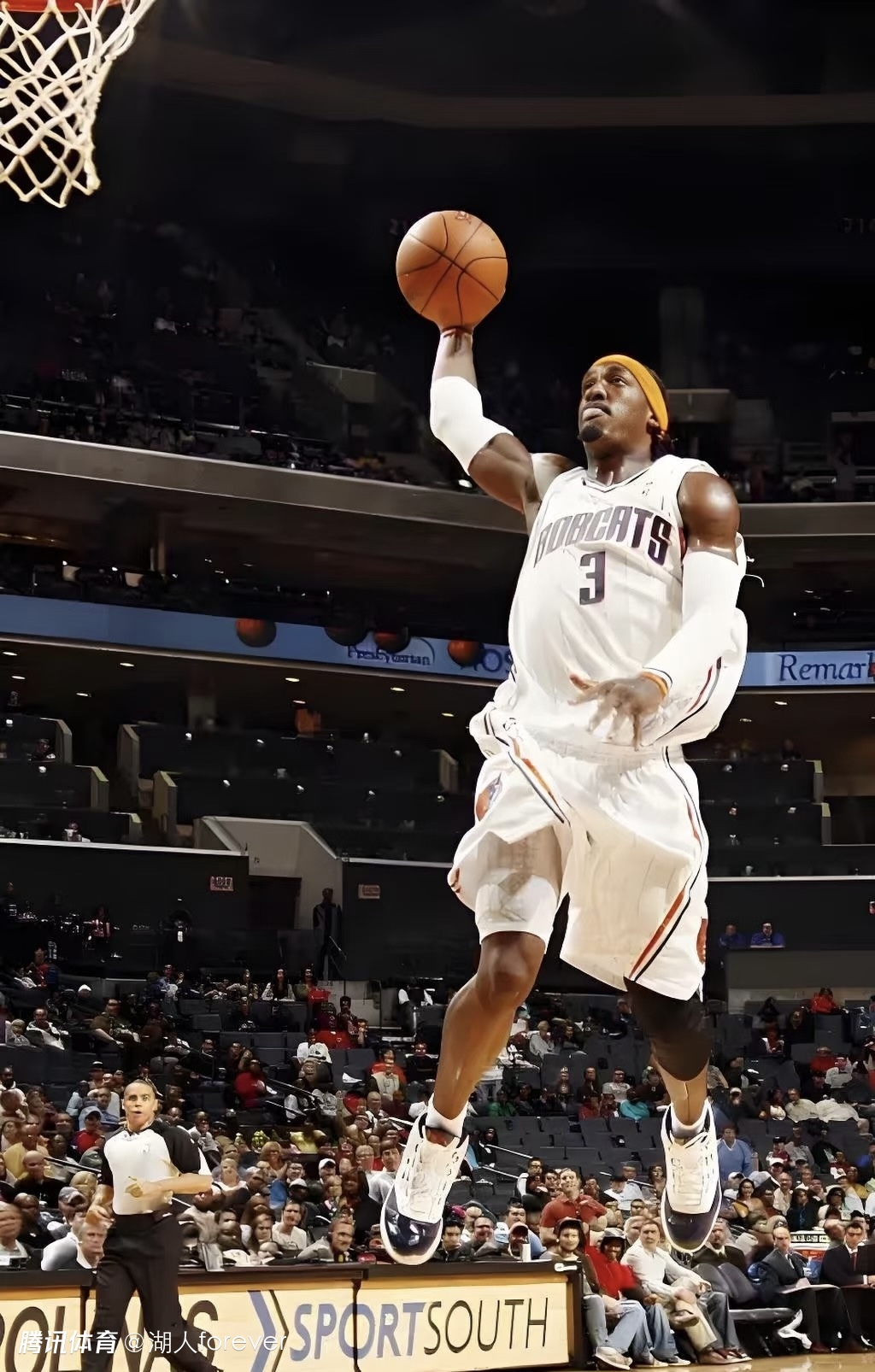 爱游戏中国官网-包含夏洛特黄蜂今晨单刀错失，志在NBA常规赛名次提升，球迷炸锅，训练强度明显提升的词条